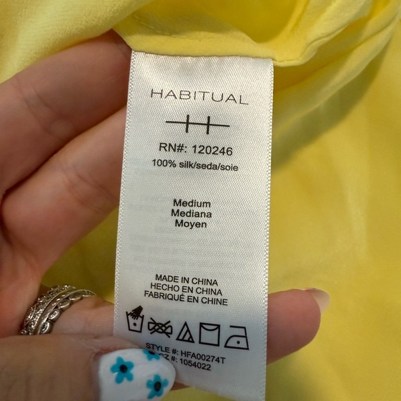 NWT HABITUAL Lennon Silk Blouse Lemon Verbena Yellow Short Sleeve Button Medium - Picture 7 of 8
